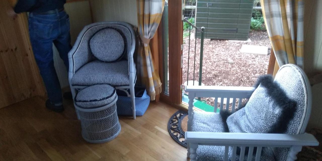 Glamping Malvern Shepherd Hut Bagian luar foto