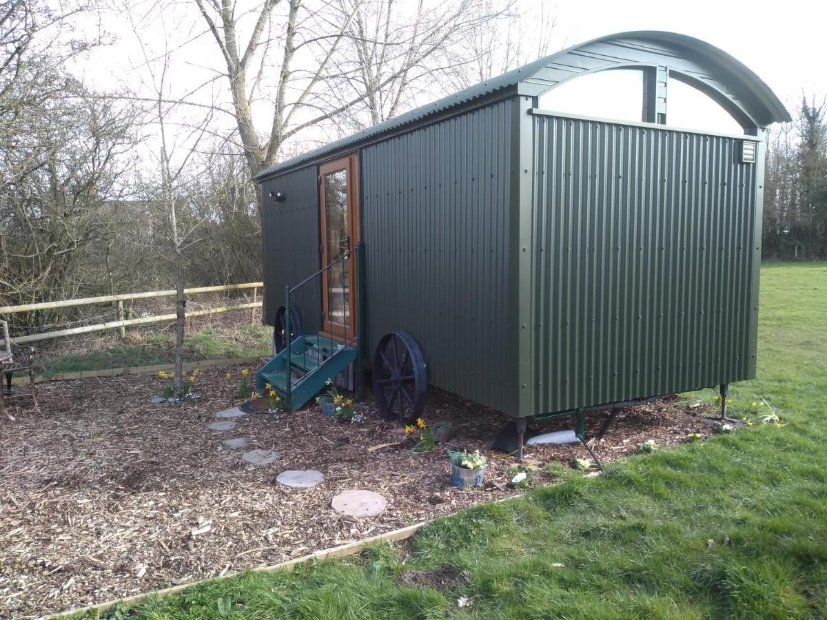 Glamping Malvern Shepherd Hut Bagian luar foto