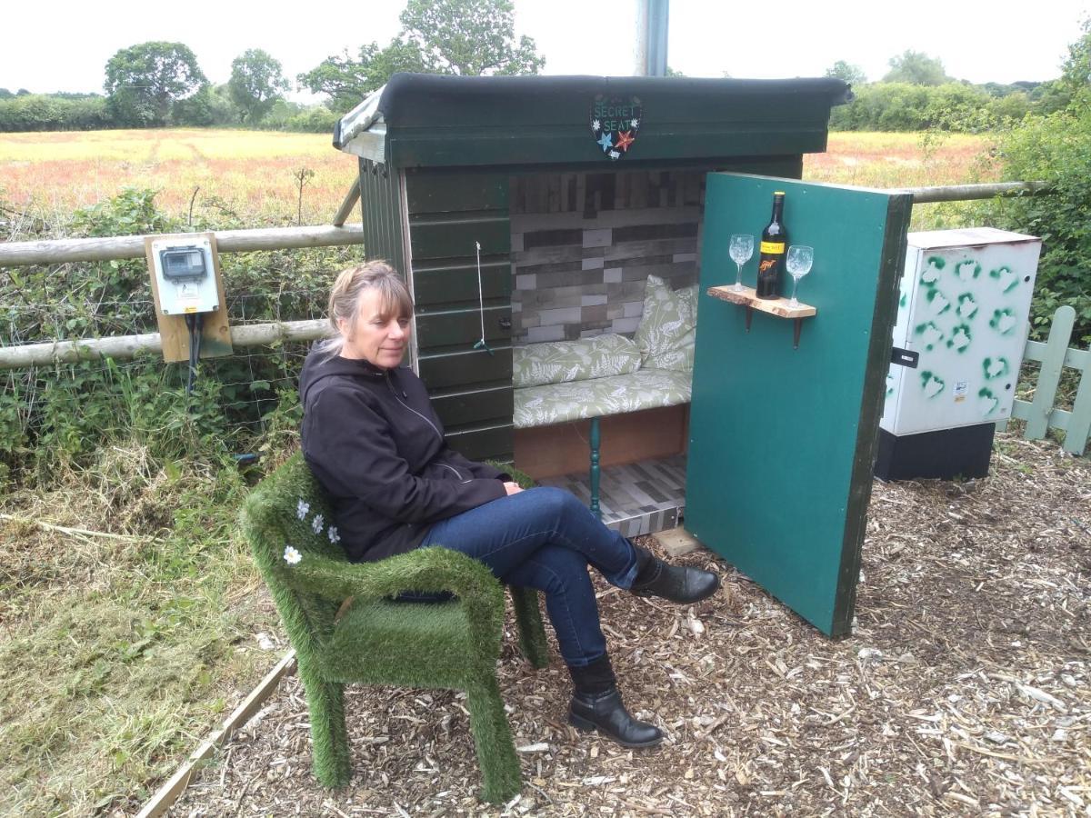 Glamping Malvern Shepherd Hut Bagian luar foto