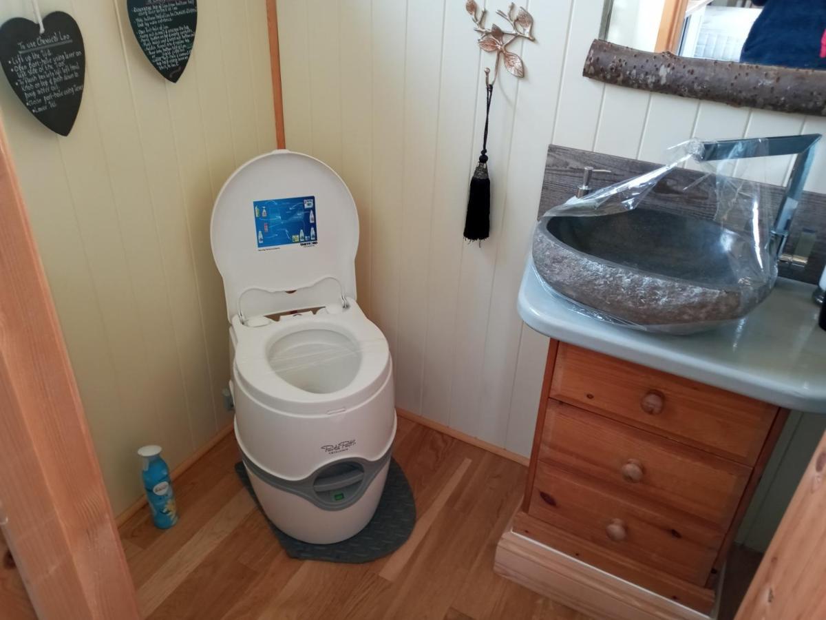 Glamping Malvern Shepherd Hut Bagian luar foto
