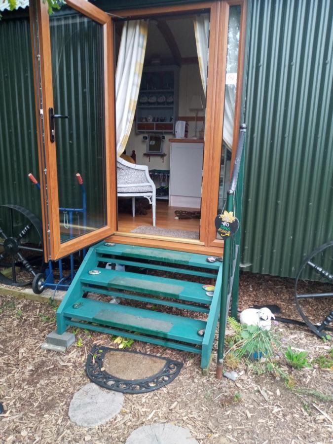 Glamping Malvern Shepherd Hut Bagian luar foto