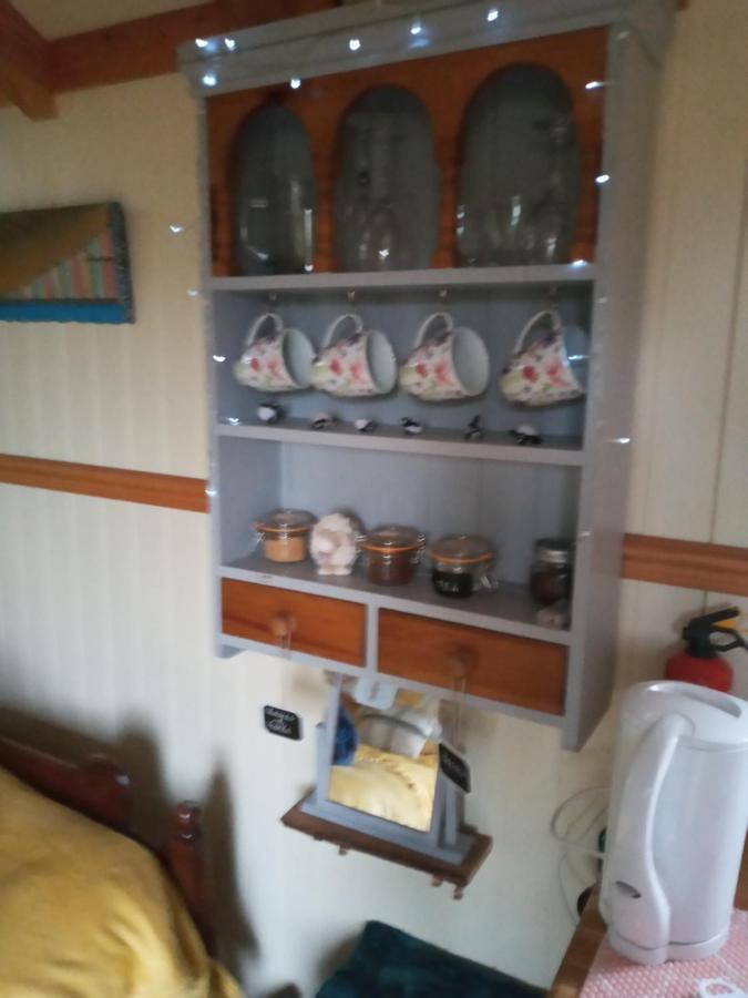 Glamping Malvern Shepherd Hut Bagian luar foto