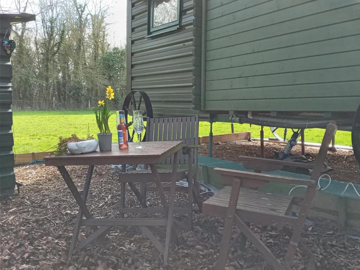 Glamping Malvern Shepherd Hut Bagian luar foto