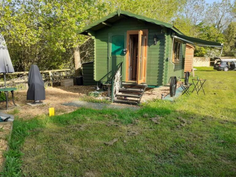 Glamping Malvern Shepherd Hut Bagian luar foto