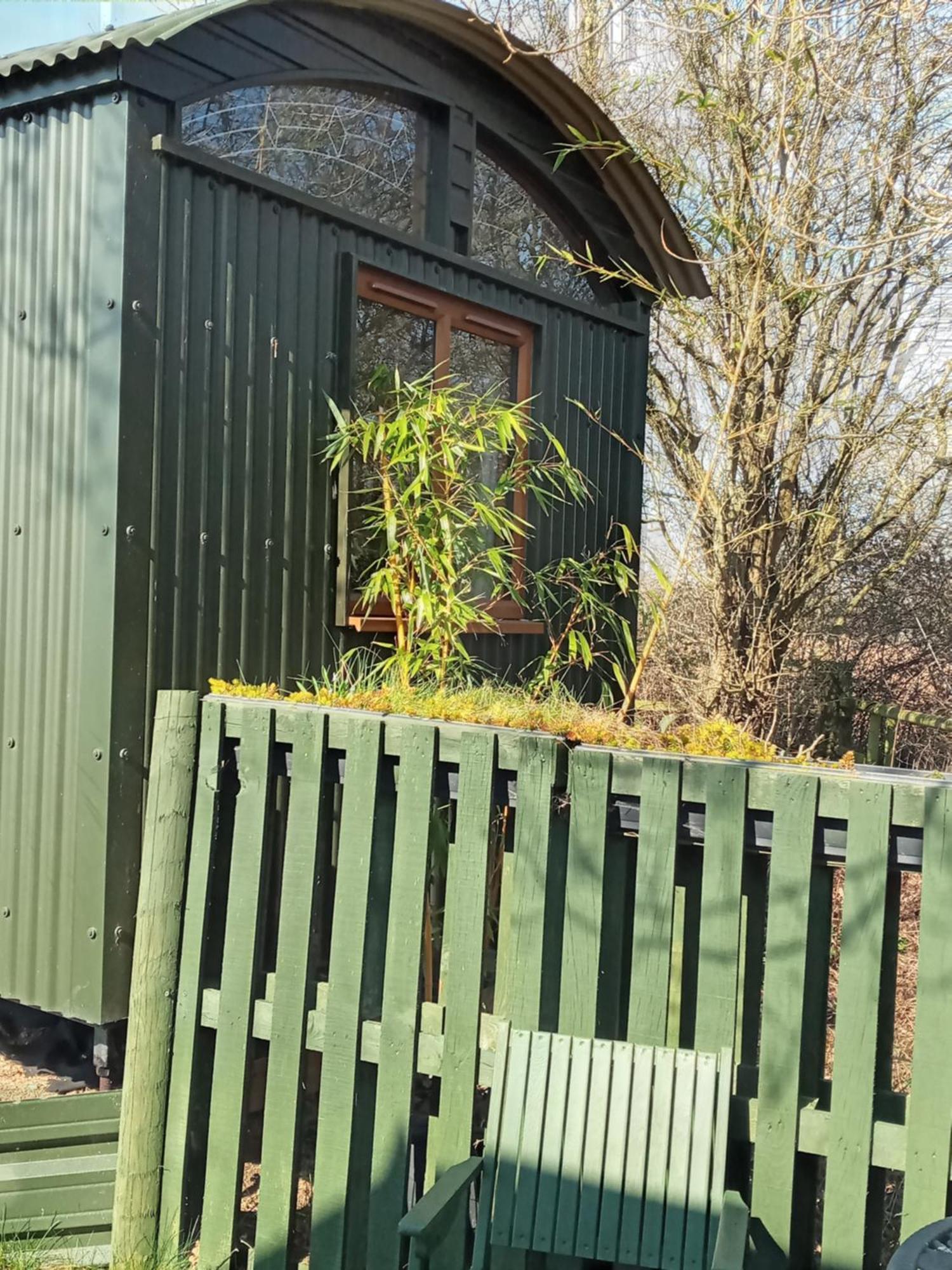 Glamping Malvern Shepherd Hut Bagian luar foto