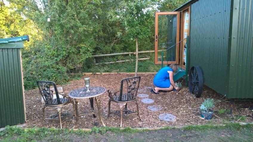 Glamping Malvern Shepherd Hut Bagian luar foto