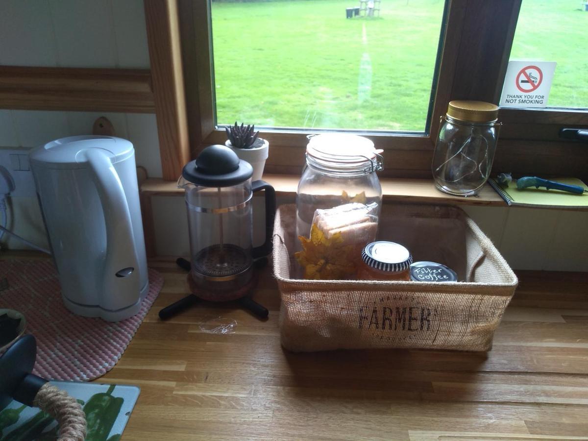 Glamping Malvern Shepherd Hut Bagian luar foto